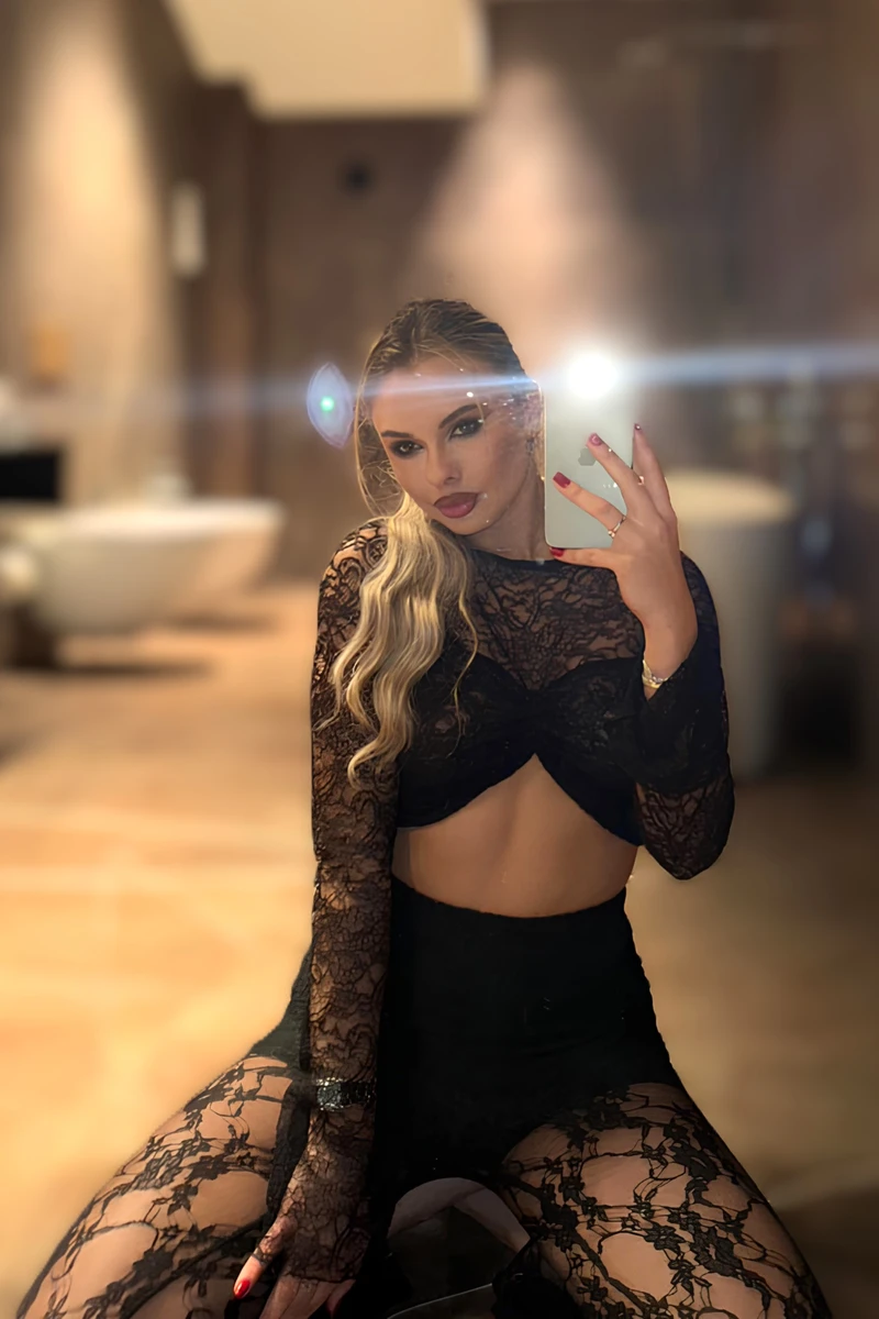Juliana escort à Dubaï