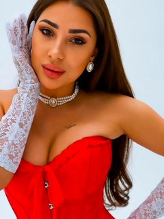 Lara escort à Dubaï